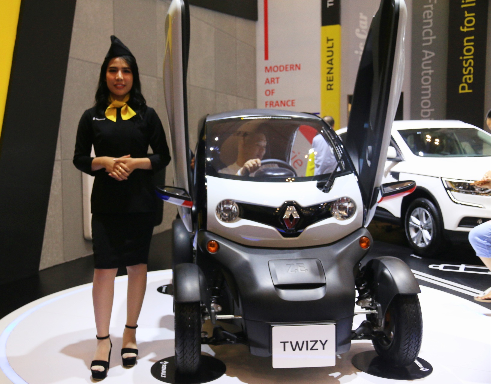  Renault  Twizy Mobil  Listrik  Mungil dengan Harga  Selangit 