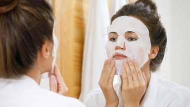 Apa Boleh Menggunakan Masker Peel Off Saat Jerawatan? Temukan