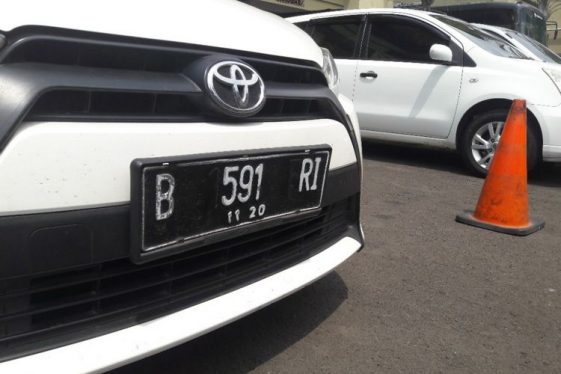 Inilah Arti Huruf dan Angka di Plat Nomor Kendaraan Bermotor - CakapCakap